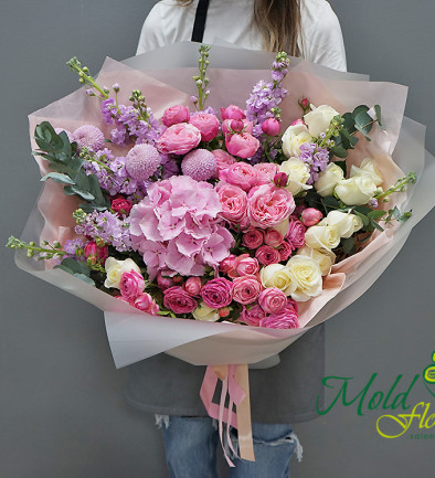 Bouquet with pink hydrangea and Matthiola 'Spring Inspiration' photo 394x433